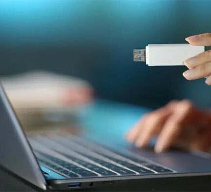 چگونه طول عمر داده‌ها در حافظه USB را افزایش دهیم؟